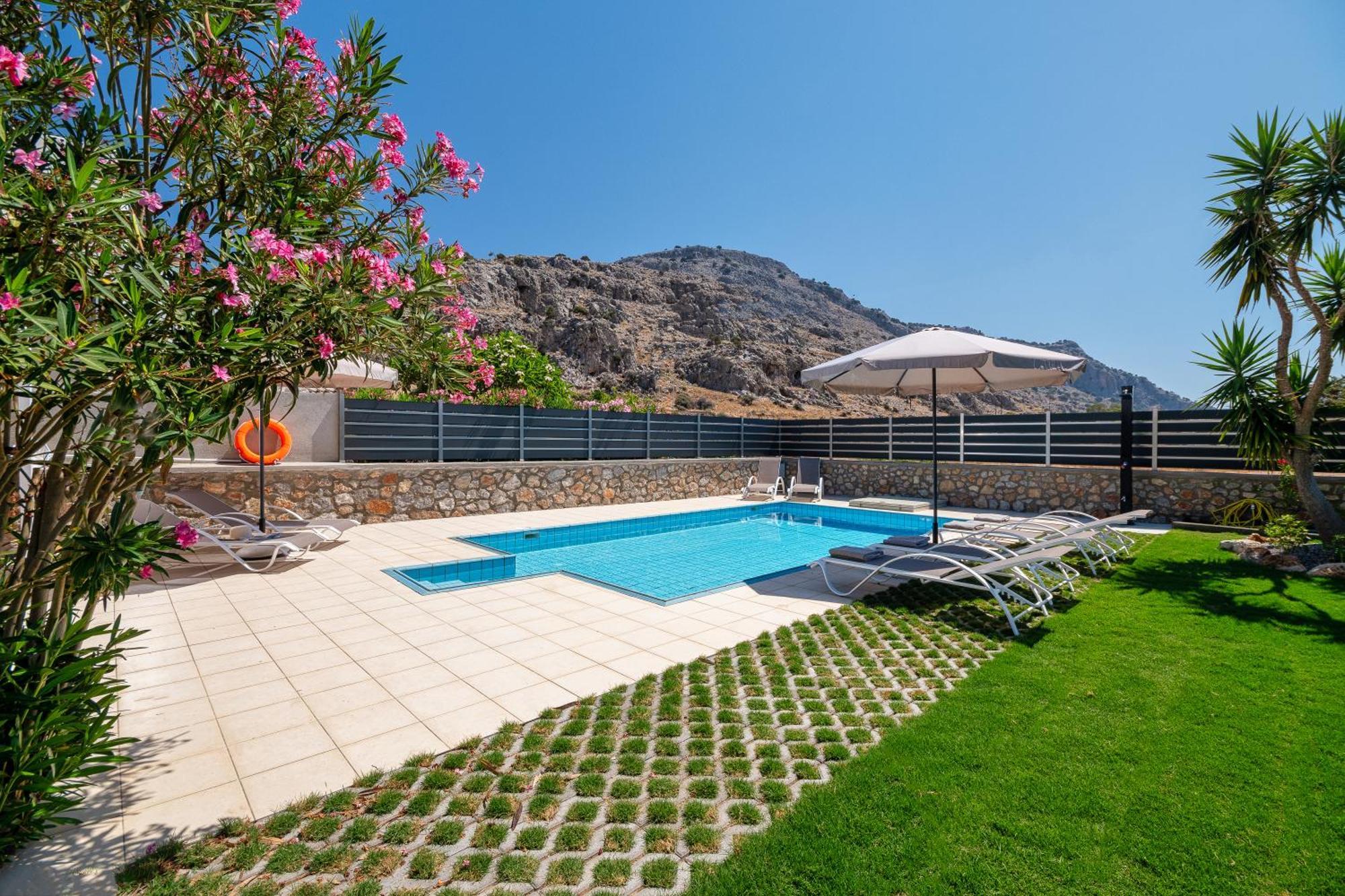 Villa Mariani II - In Lothiarika, Newly Renovated June 2024, Private Pool, Lindos 10 Min, Beach 120M Лардос Екстер'єр фото
