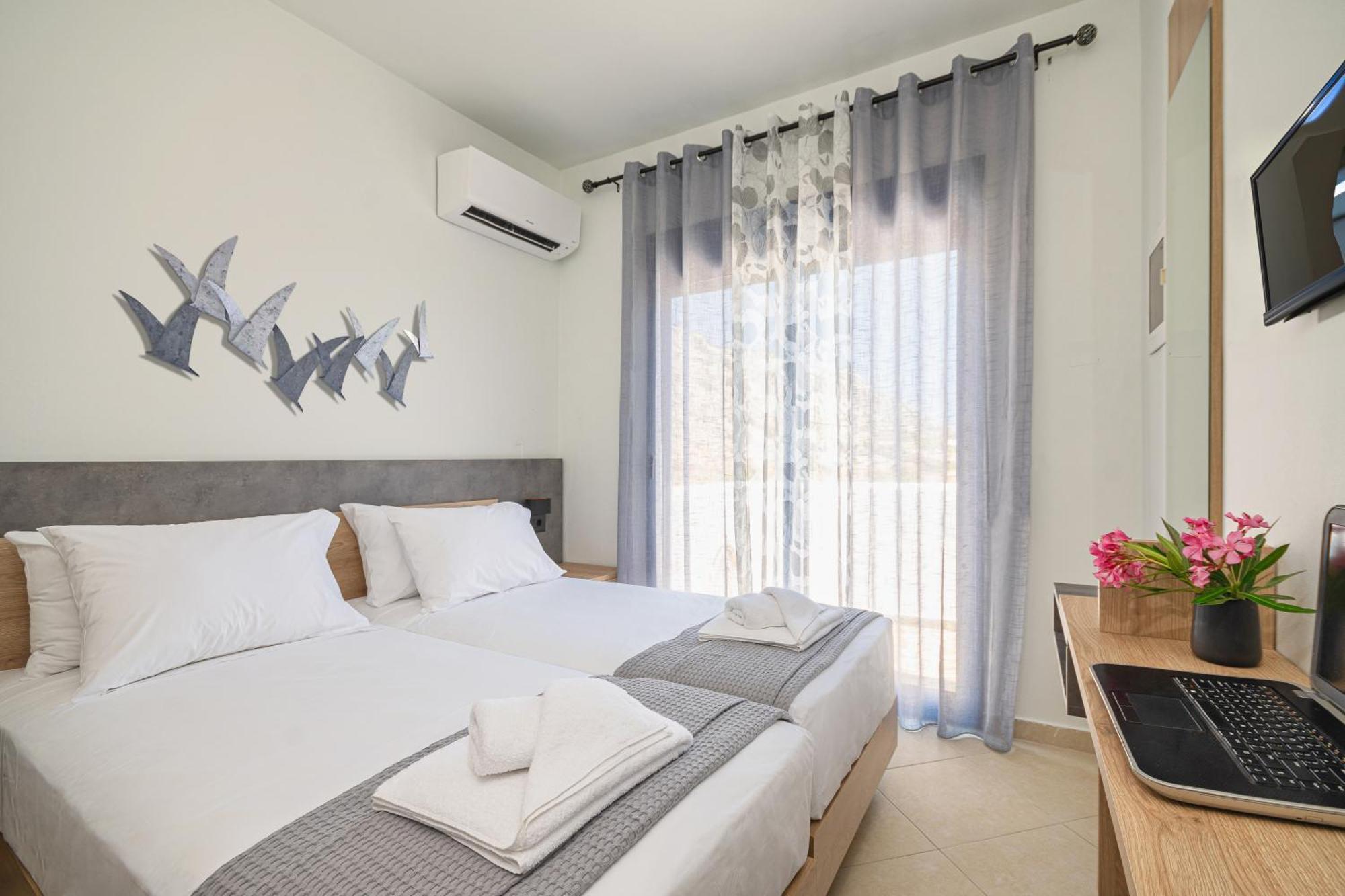 Villa Mariani II - In Lothiarika, Newly Renovated June 2024, Private Pool, Lindos 10 Min, Beach 120M Лардос Екстер'єр фото
